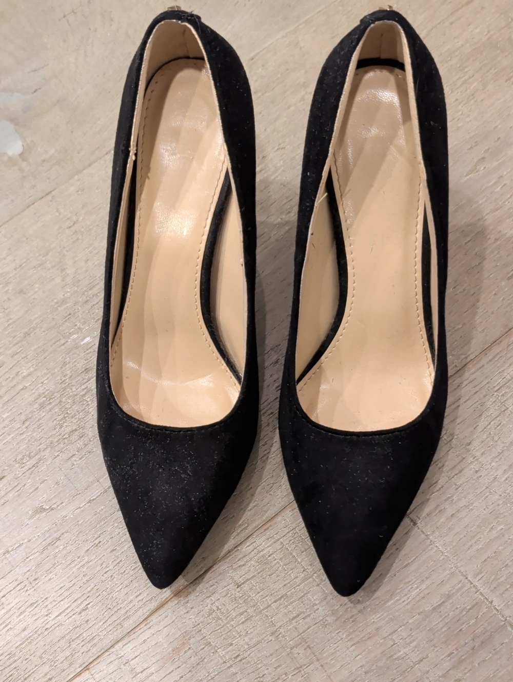 Catherine Malandrino Black Pointed-Toe Suede Pumps